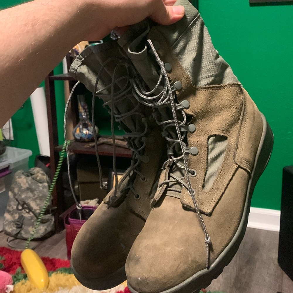Belleville 10.5 steel toe military boots, they’re in good condition,  new laces